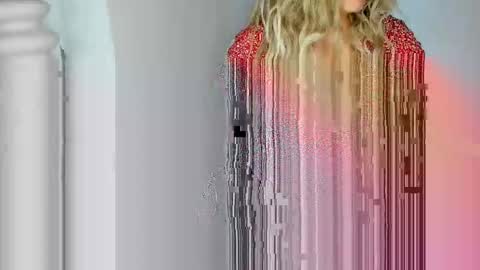 Snapshot of lauramartix chatting on February 19, 7:27 pm Leila Libertas online show from February 19, 7:27 pm