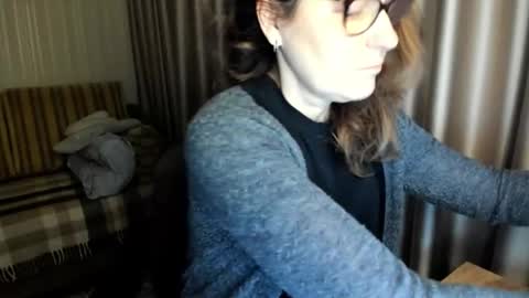 Lauraoven1 online show from February 18, 6:04 pm