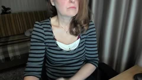 Lauraoven1 online show from March 10, 5:18 pm