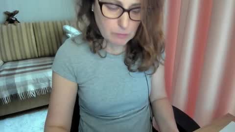Lauraoven1 online show from March 16, 9:57 am