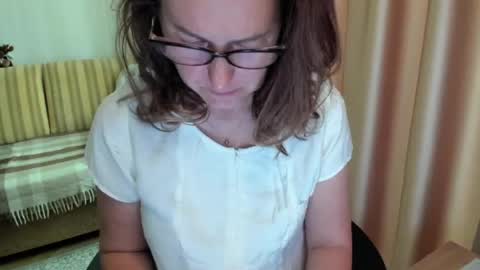 Lauraoven1 online show from June 22, 7:38 am