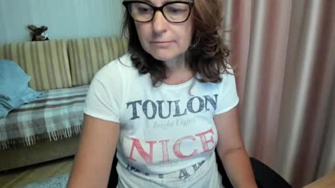 Lauraoven1 online show from August 9, 9:36 am