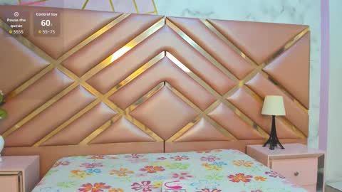 Snapshot of lauraroot chatting on February 4, 11:27 am lauraroot online show from February 4, 11:27 am