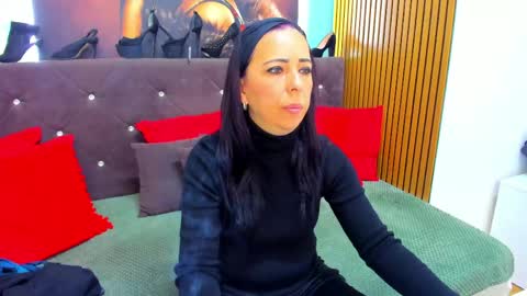 Laura online show from April 16, 3:18 am