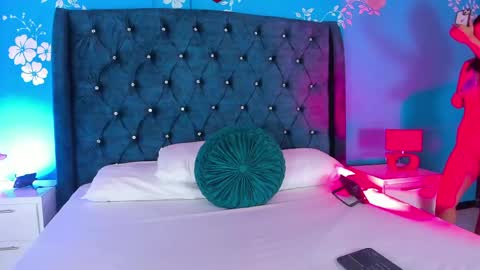 Laura online show from April 16, 11:44 am