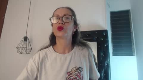 Laura Sofia online show from February 12, 11:55 pm