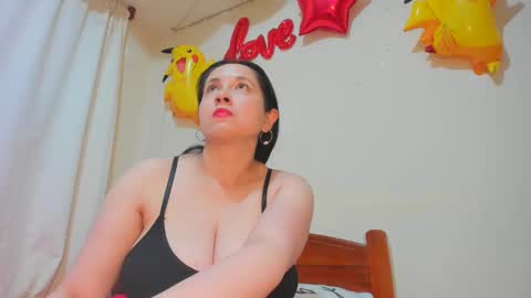 Snapshot of laureen777 chatting on January 16, 5:33 pm laureen777 online show from January 16, 5:33 pm