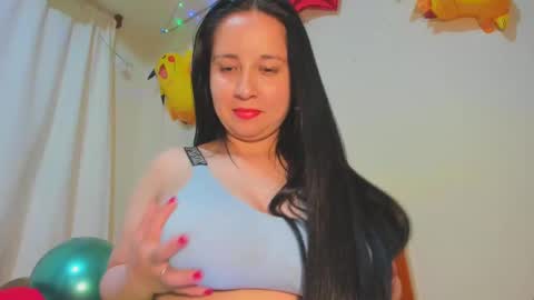 Snapshot of laureen777 chatting on January 26, 12:37 am laureen777 online show from January 26, 12:37 am