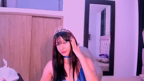 Laurem online show from October 18, 7:03 pm