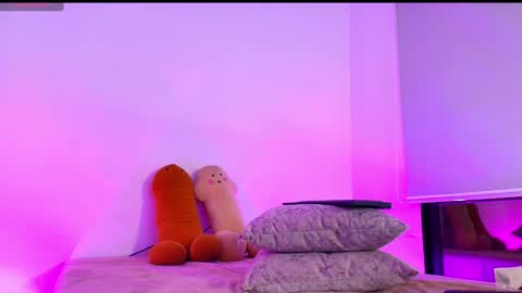    1      online show from February 7, 2:50 am