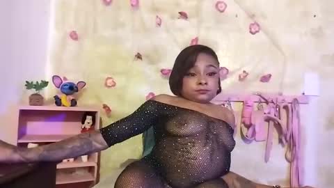 Snapshot of lauren_hills7069 chatting on January 18, 4:48 am Lauren online show from January 18, 4:48 am