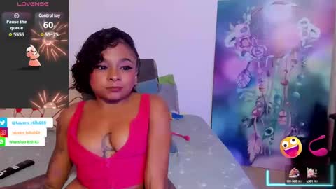 Snapshot of lauren_hills7069 chatting on March 2, 4:17 am Lauren online show from March 2, 4:17 am