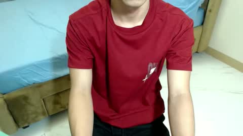 laurence_cuttieguyhere online show from April 12, 3:50 pm