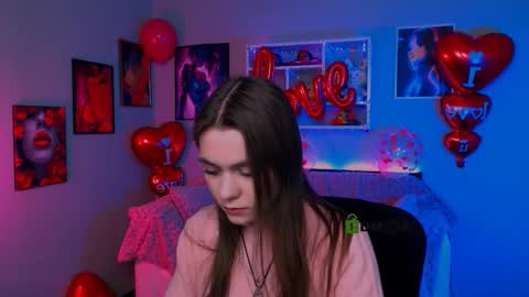 Snapshot of laurenmurrr chatting on February 11, 1:27 pm Laure online show from February 11, 1:27 pm