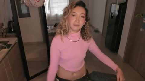 laurenn_111 online show from May 12, 9:45 pm