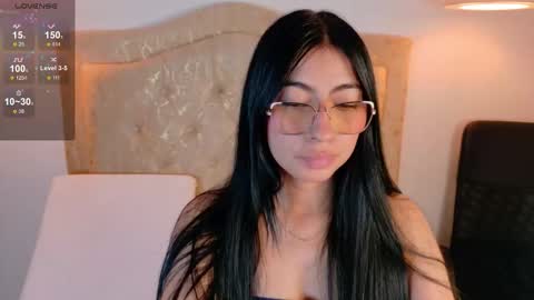 laurenn_smitth online show from October 20, 2:17 pm