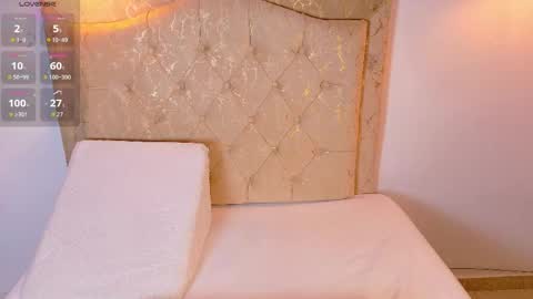 laurenn_smitth online show from April 13, 1:16 pm