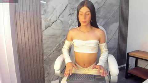 Laurent online show from May 21, 7:10 pm