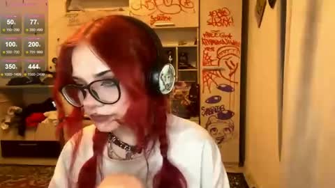 Snapshot of laurettecipro chatting on June 3, 10:48 pm Eva online show from June 3, 10:48 pm