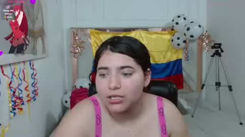 Snapshot of laurha_ chatting on June 16, 7:38 pm laura online show from June 16, 7:38 pm