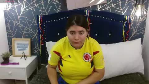 Snapshot of laurha_ chatting on June 27, 12:22 pm laura online show from June 27, 12:22 pm