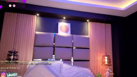 Snapshot of lauroberts chatting on July 7, 6:47 am Lau Roberts online show from July 7, 6:47 am