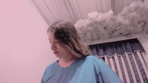 Lauu G online show from November 29, 10:40 am