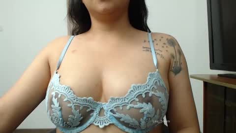 Laura online show from November 26, 2:01 am