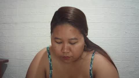 Snapshot of lavalyn214 chatting on April 28, 2:55 pm lavalyn214 online show from April 28, 2:55 pm