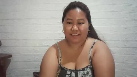 Snapshot of lavalyn214 chatting on April 29, 4:11 pm lavalyn214 online show from April 29, 4:11 pm