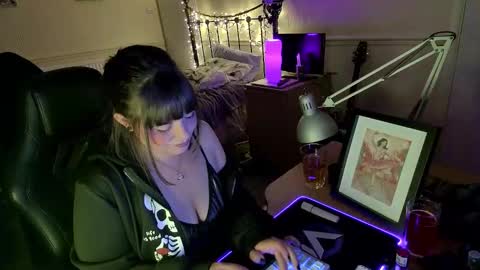 Snapshot of lavenderrzz19 chatting on November 25, 2:39 pm Lavenderrzz online show from November 25, 2:39 pm