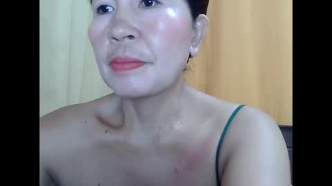 lavine1983 online show from April 10, 11:53 pm