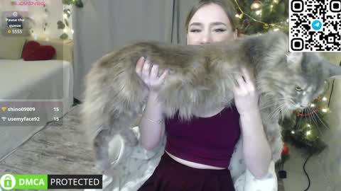 Mia online show from December 1, 10:21 pm