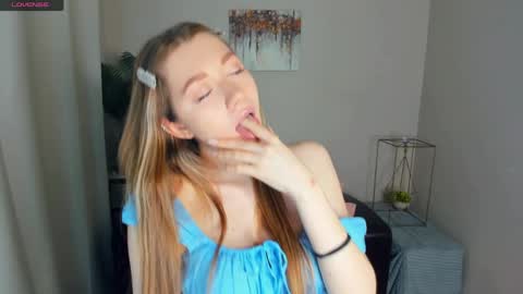 Snapshot of laviniahoutz chatting on June 10, 9:46 pm Jane online show from June 10, 9:46 pm