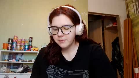 Snapshot of lavonesorge chatting on February 3, 6:51 am Adeline online show from February 3, 6:51 am