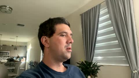 Snapshot of law_cambio chatting on December 5, 3:50 pm law_cambio online show from December 5, 3:50 pm