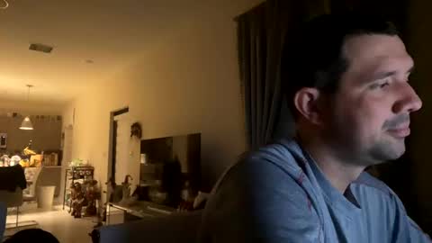 Snapshot of law_cambio chatting on December 18, 10:40 am law_cambio online show from December 18, 10:40 am