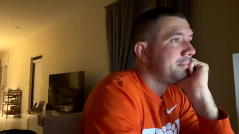 Snapshot of law_cambio chatting on January 9, 10:31 am law_cambio online show from January 9, 10:31 am