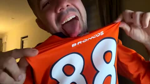 Snapshot of law_cambio chatting on January 12, 10:56 am law_cambio online show from January 12, 10:56 am