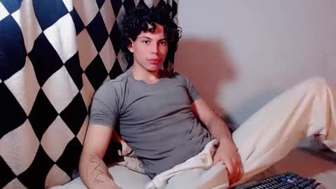 ZAmbrano online show from April 2, 2:53 am