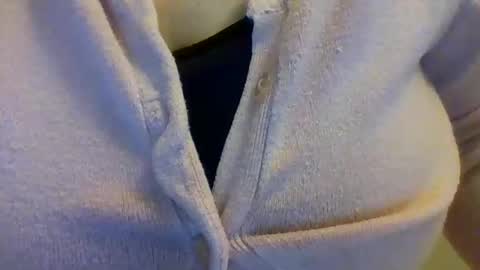 Snapshot of layannalea chatting on October 31, 8:15 am layannalea online show from October 31, 8:15 am