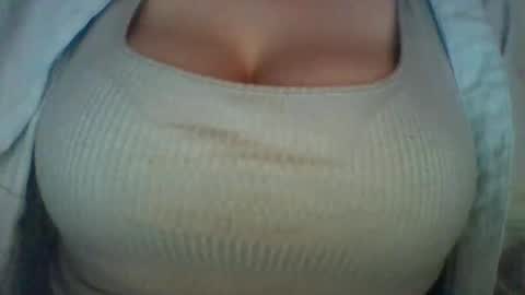 Snapshot of layannalea chatting on November 28, 2:58 am layannalea online show from November 28, 2:58 am