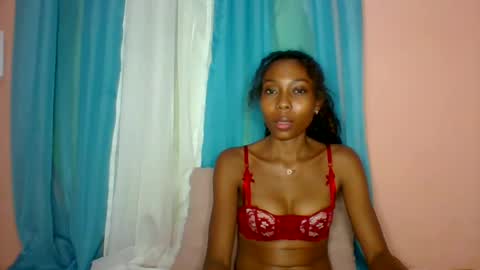 Snapshot of layannek chatting on June 24, 5:34 pm layannek online show from June 24, 5:34 pm