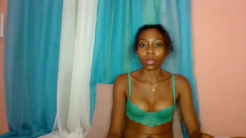 Snapshot of layannek chatting on June 27, 6:13 pm layannek online show from June 27, 6:13 pm