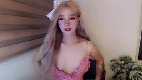 layla47649867 online show from May 26, 1:34 am
