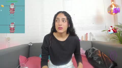 Layla online show from December 29, 1:24 am