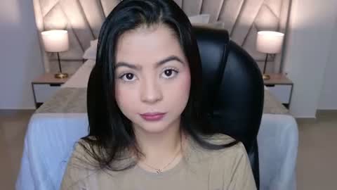 Layla Breezee online show from July 6, 12:02 pm