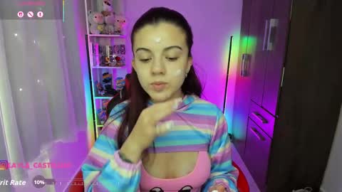 Layla online show from September 24, 3:15 pm