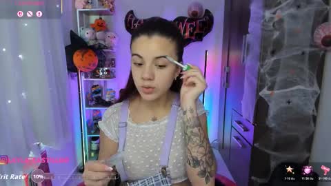 Layla online show from November 3, 2:18 pm