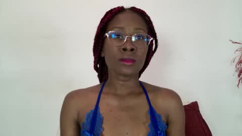 Snapshot of layla_collins_ chatting on February 20, 12:05 pm layla online show from February 20, 12:05 pm